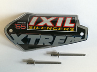 Tabliczka z logiem IXIL mocowana do X55C