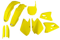 UFO KOMPLET PLASTIKÓW (FULL KIT) Z OSŁONAMI TELESKOPÓW (AMORTYZATORÓW) SUZUKI RM 125 / 250 '06-'24 KOLOR ŻÓŁTY
