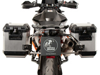 Wycięcie na bagażnik boczny ze stali nierdzewnej, w tym srebrne skrzynki boczne Xplorer do KTM 890 SMT (2023-)